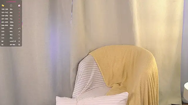 georginacurvin (F teen) - Massage my pussy through panties