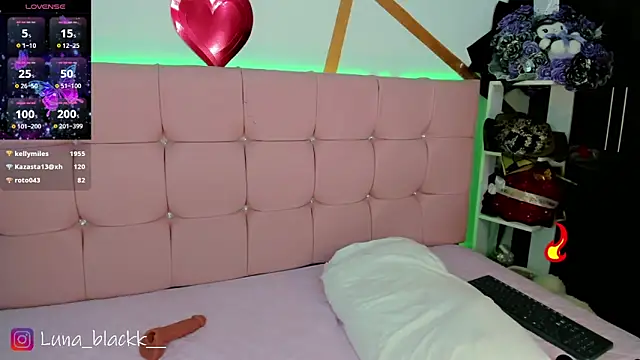 Luna_blackk webcam