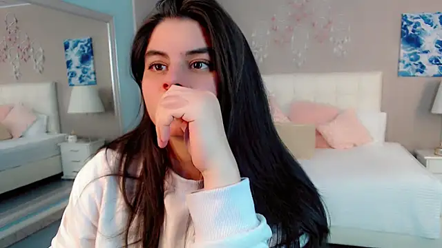 _Maddison_Ivanova_ webcam