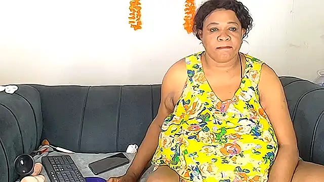 BUSTYQUEEN56_ webcam