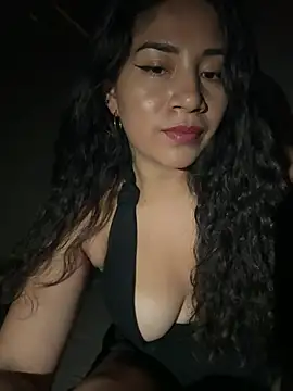 Webcam Model (Catalina16_) is live