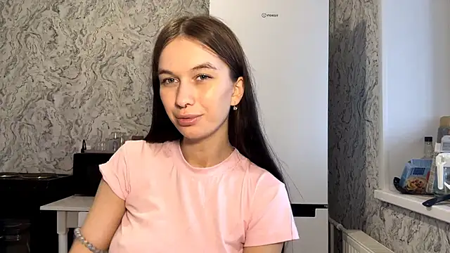 LaraDraggoo - Live Cams