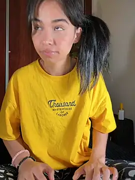 Adriennesexxx webcam