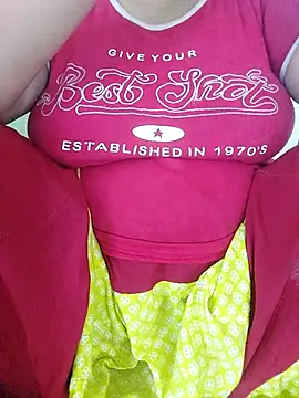 TamilDreamgirl08 webcam