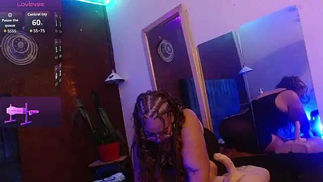 Sweet-Mommy-Milf webcam