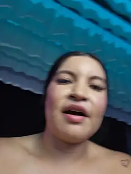 Pretty_Julieta webcam