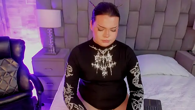 Maxxxine1 live sex cam