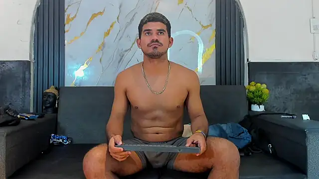 Latins_on_fire live sex cam