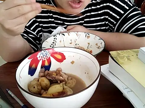 AngelwithEcup live sex cam