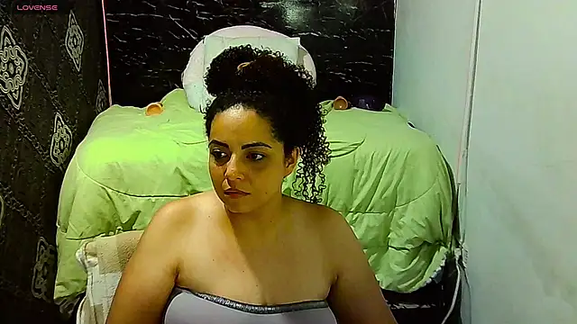 _naughty_milf webcam