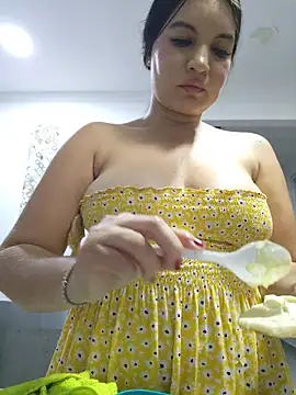 Pretty_Julieta webcam