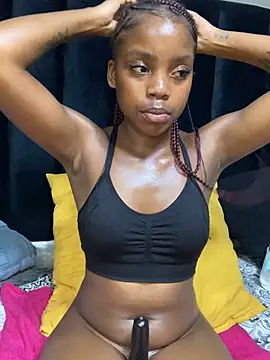 Webcam Model (Littlebunny33)  is live.Free join now!