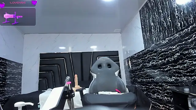 Ladyy_Scarlett webcam