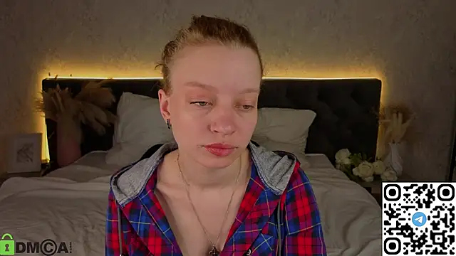 michelle_blond (F young) - show your ass