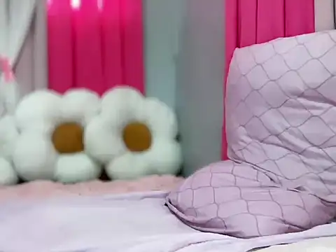 hottie_lianne18 (T teen) - cum and eat my cum