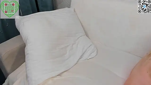 cherrylholme (F teen) - Oil show with my yummy ass😍❤