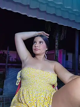 Pretty_Julieta webcam