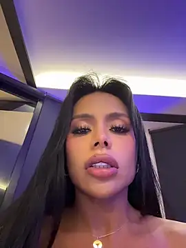 hot_lady_777 (G young) - Naked and with a hard-on in public