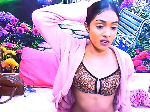 IndianPretty14u2Luv webcam