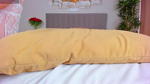 Camilla_Kelly webcam