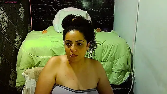 _naughty_milf webcam