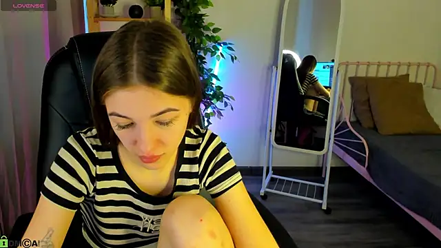 miss_shanel (F young) - Touch your pussy with your fingers