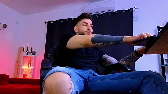 mightyaaron66 (M young) - 𖤐🔥 parTy Time ,House parTy  !  💨𖤐