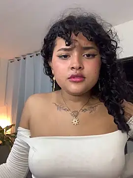 Webcam Model (ladulcemary_)  is live.Free join now!