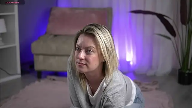 AnnastasiaMills webcam