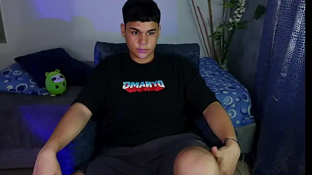 eithan_jonnes webcam