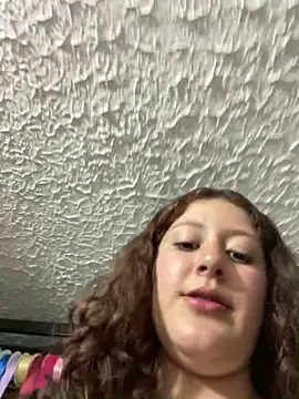 Amber_rosse_outdoors webcam