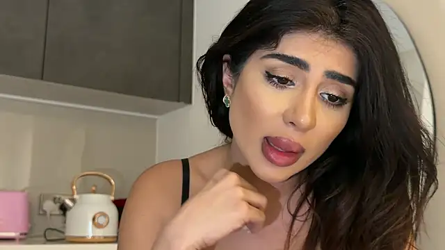 ArabicBarbie live show