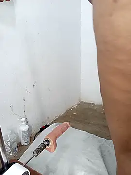 Lucky-hot-girls webcam