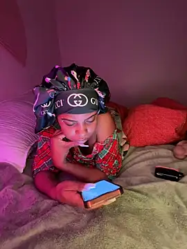 TheRealOshunQueen webcam