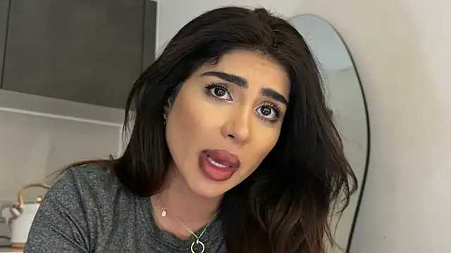 ArabicBarbie's live cam