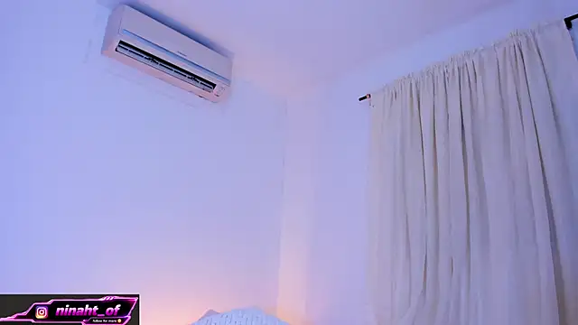 ninaht webcam