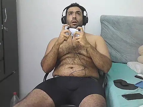 AlphaLatinoBear webcam