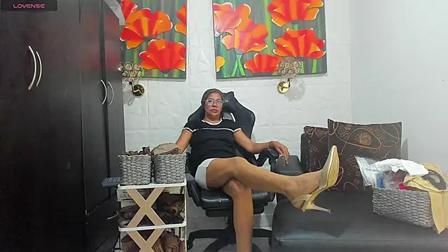 Miss_clarepocahose webcam