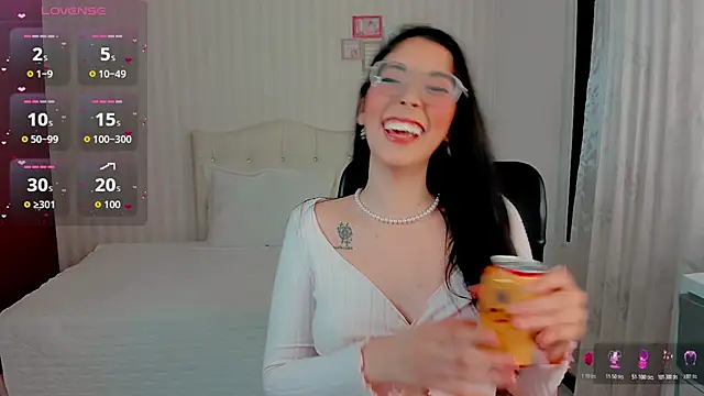 hottie_emma_james webcam