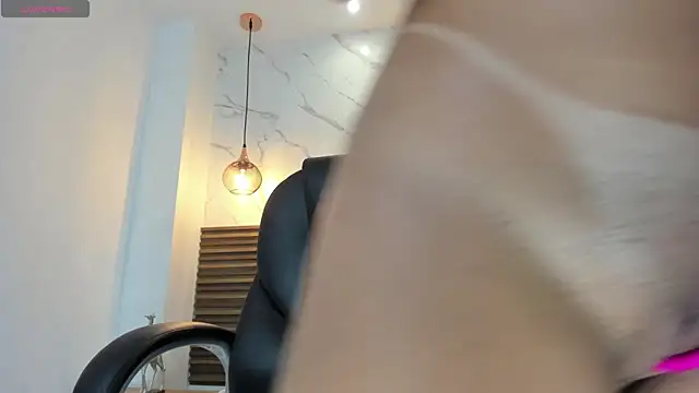 Natasha_Kiim_ webcam