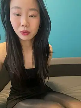 美女ZHJKS9988在线直播