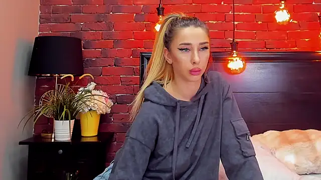 ChristynaRoss webcam