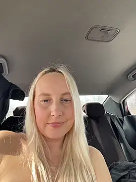 merlindave (F young) - Finger pussy /ass/naked✌️🫦