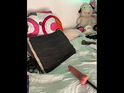 halana_squirts webcam