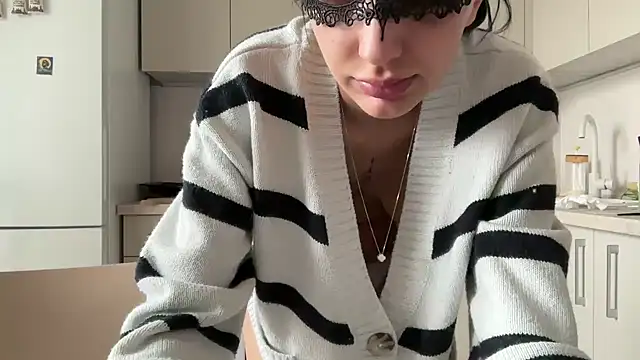 avestansole (F young) - open tits meme ac