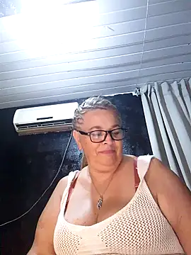 momismilf544 webcam