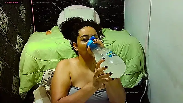 _naughty_milf webcam