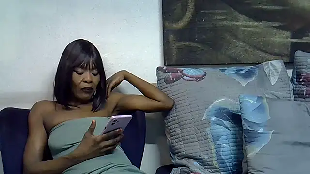 DivineEbonyGrace webcam