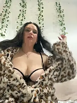 Grizzlybrizzles webcam