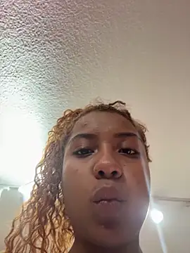 ThePrettyTiana webcam